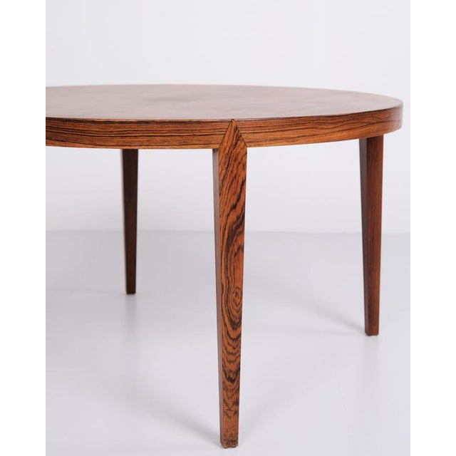 Round coffee table in rosewood by Severin Hansen for Haslev Møbelfabrik. 1960s. Danish design with classic joinery...