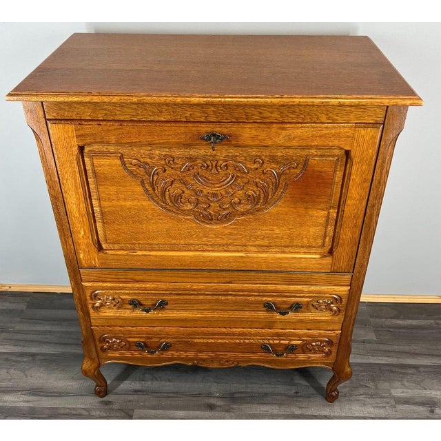 Measurements---- Height 101 cm Width:82cm Depth:45cm 1 key