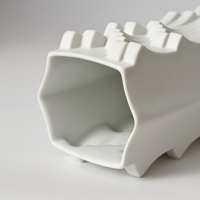 Ceramic Archais White Porcelain Vase by Heinrich Fuchs for Hutschenreuther, 1970s For Sale - Image 7 of 11