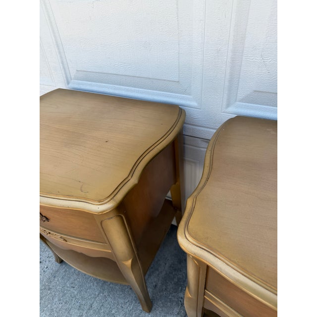 Pair of Vintage French Provincial Louis XV Style Gold Nightstands With Drawers For Sale In New York - Image 6 of 12