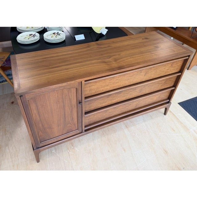 1960s Walnut Credenza From the Lane ‘Rhythm’ Collection For Sale In Boston - Image 6 of 11