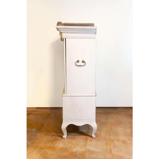 1760s Period Rococo Swedish Cabinet with Glass Doors, Bonnet Top and Cabrioles For Sale - Image 11 of 11