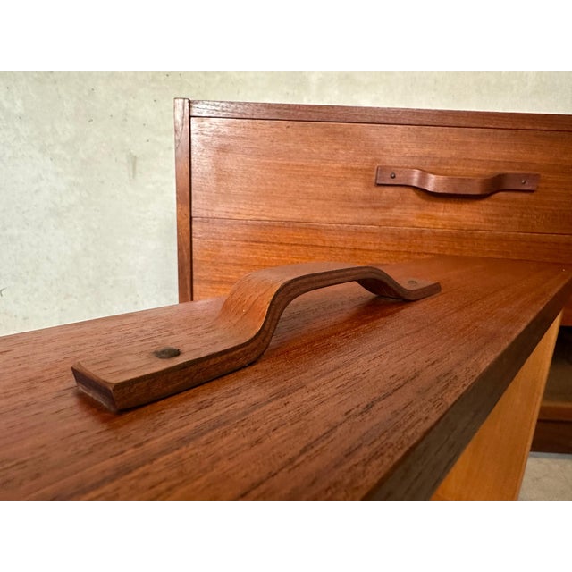 Vintage Chest of Drawers in Teak For Sale - Image 9 of 13