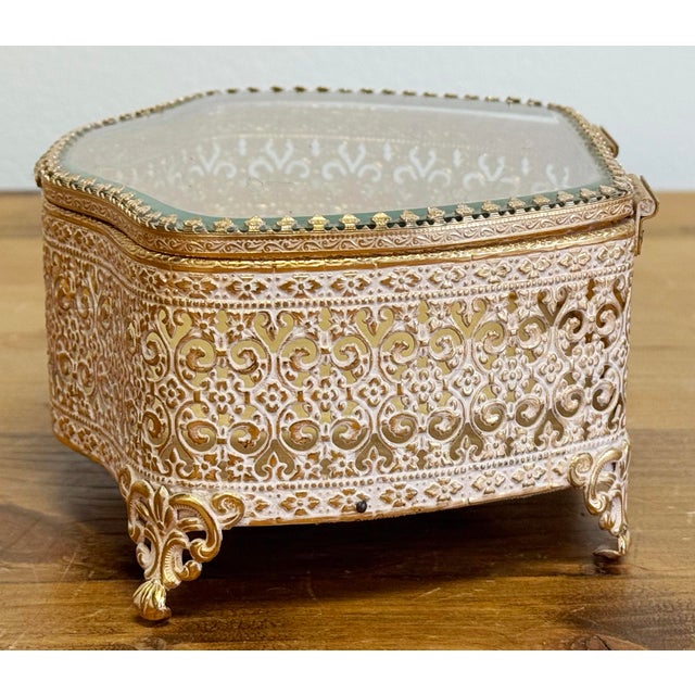 Vintage Hollywood Regency Ormolu Style Jewelry Box For Sale In Kansas City - Image 6 of 9