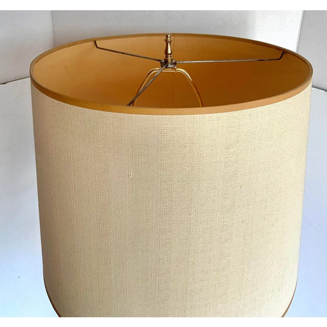 Neoclassical Pair of 1950's Fiorentine Italian Neo-Classical Porcelain Lamps For Sale - Image 3 of 13