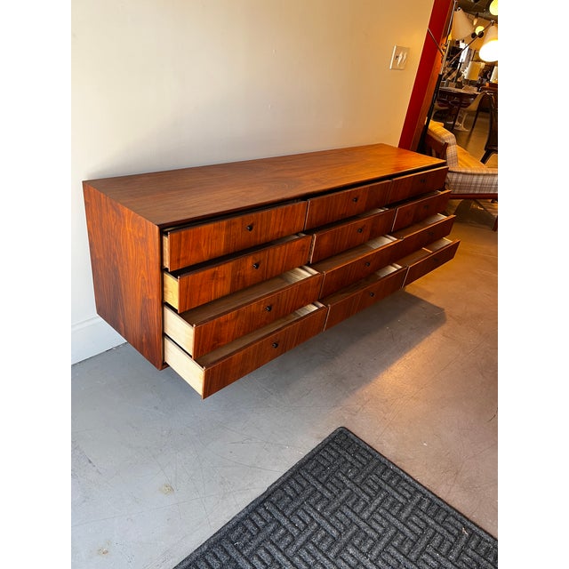 1960s Jack Cartwright for Founders 12-Drawer Dresser, Walnut, Mid-Century Modern, Attributed For Sale - Image 5 of 14