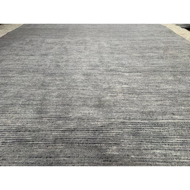 Rh Performance Rug – 9' × 12' Marled Ocean (Attributed) | Hand-Loomed Performance Construction | Textural Contemporary Design For Sale In Columbus - Image 6 of 18