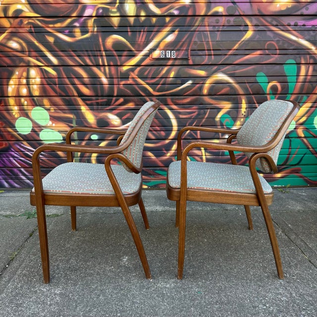 Mid-Century Modern Set of 8 Don Pettit for Knoll Office Armchairs For Sale - Image 3 of 9