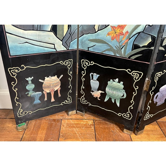 Chinese lacquer screen with bird and bamboo decorations. Chinese work. For Sale - Image 9 of 12