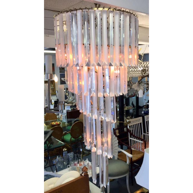 1960s 1960s Mid-Century Modern Italian Style Spiraled Lucite 8-Light Chandelier For Sale - Image 5 of 18