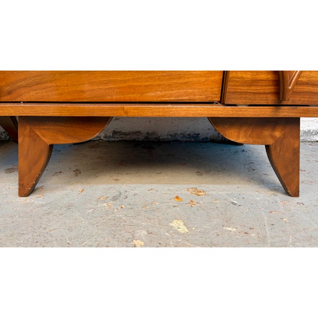 Pair of Unique Mid 20th Century Modern Walnut Nightstands For Sale - Image 17 of 18