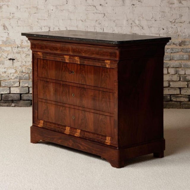 French 1850s French Louis Philippe Period Marble Top Commode For Sale - Image 3 of 10