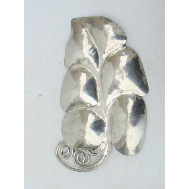 Mid-Century Modern 1950s Aluminum Center Serving Leaf Tray Vintage For Sale - Image 3 of 6