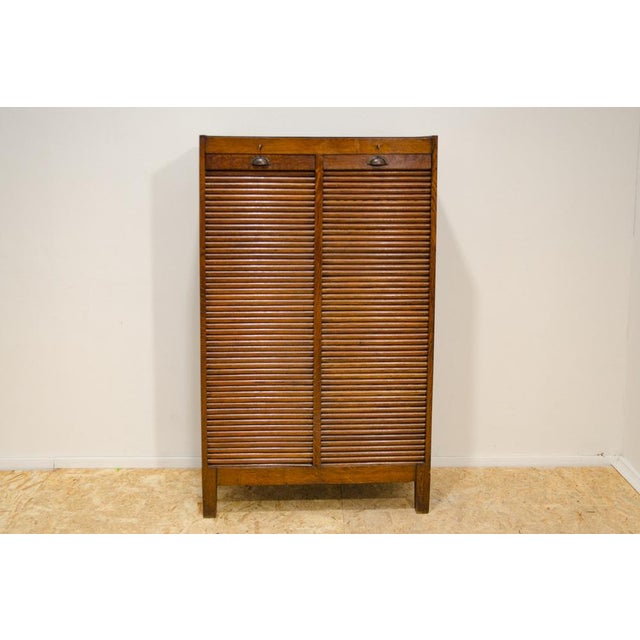 Modernist Roller Blind Cabinet, Czechoslovakia, 1930s, in Very Good conditions. Designed 1920 to 1949