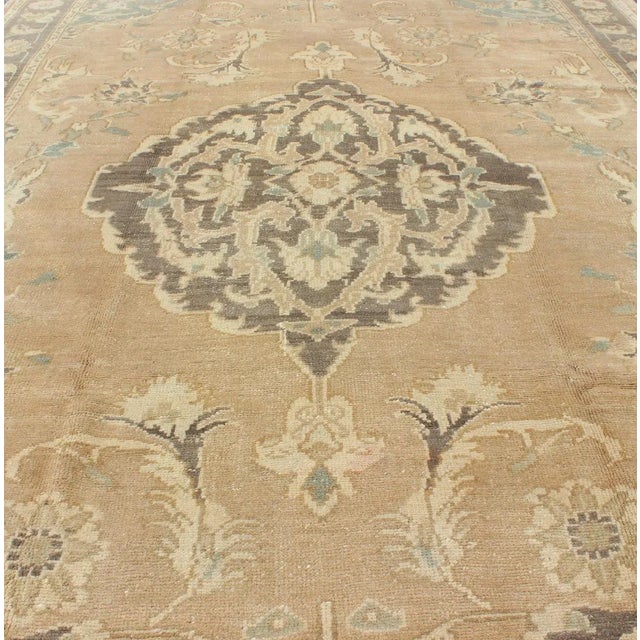 Mid 20th Century Vintage Turkish Oushak Rug in Taupe, Gray, and Pale Blue With Central Medallion For Sale - Image 5 of 10