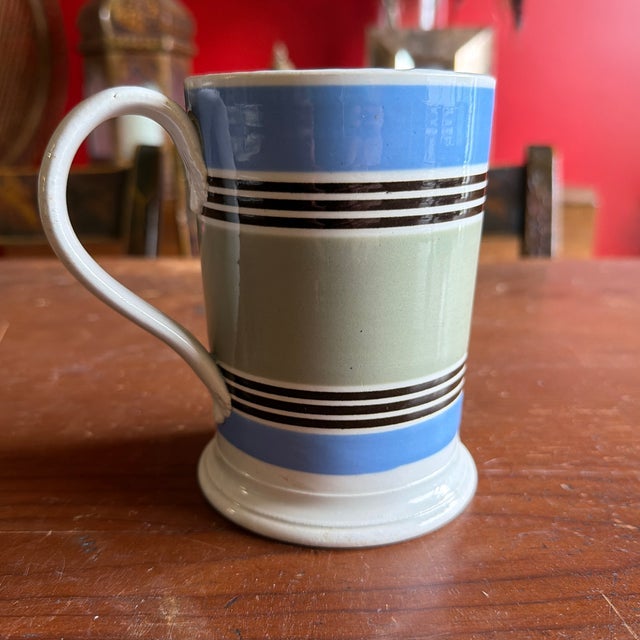 Antique Staffordshire Pearlware Mocha Banded Tankard, Circa 1820s A crisp and beautifully preserved example of early 19th-...
