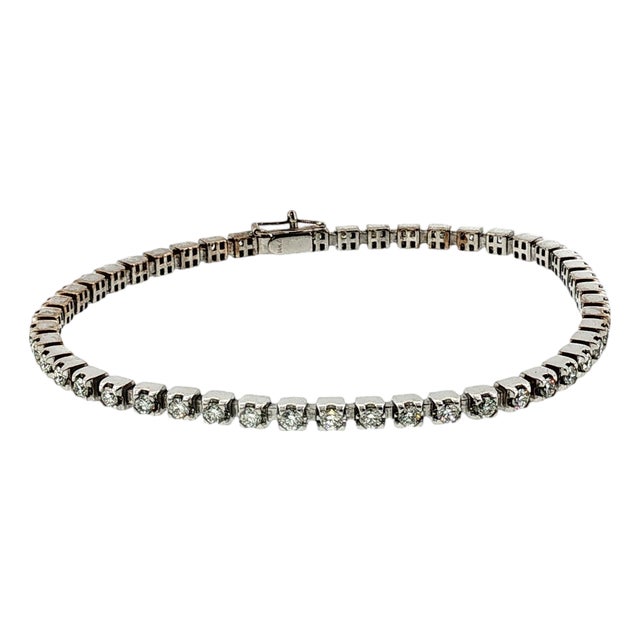 21st-Century 14k White Gold 48 Natural Diamonds Weighing 2.9 Carat Bracelet For Sale