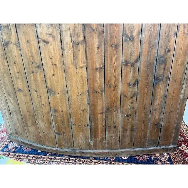 Cinnamon Early 19th Century American Pine Bench For Sale - Image 8 of 8