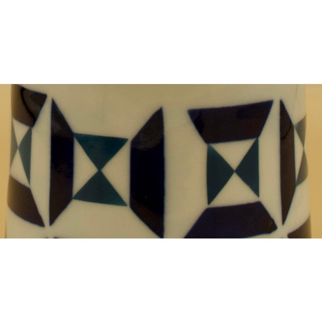 Sargadelos O Castro Sculptural Geometric Vase, Cobalt Blue Porcelain, Mid-Century, Spain For Sale In New York - Image 6 of 7