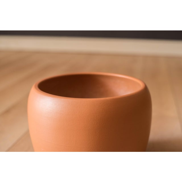 Mid Century Modern California Terra Cotta Planter Pot by Gainey Ceramics For Sale In Monterey, CA - Image 6 of 10