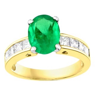 Oval Emerald and Diamond Ring 14 Karat Yellow Gold For Sale