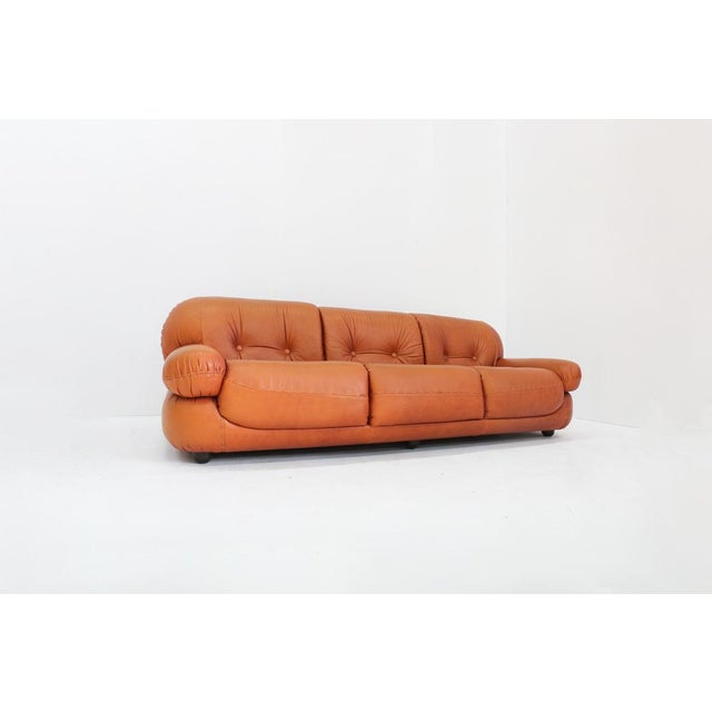 Italian cognac Leather 3 seater sofa designed by Sapporo for Mobil Girgi in the 1970s. The sofa is extremly comfortable...