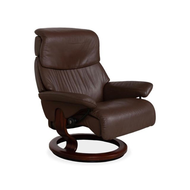 Modern Dream Recliner in Dark Brown Leather and Wood from Stressless For Sale - Image 3 of 15