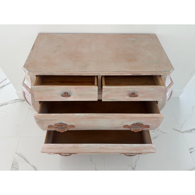 Vintage French Style Serpentine Chest – Pulaski Hand-Painted Pastel Patina For Sale - Image 4 of 9