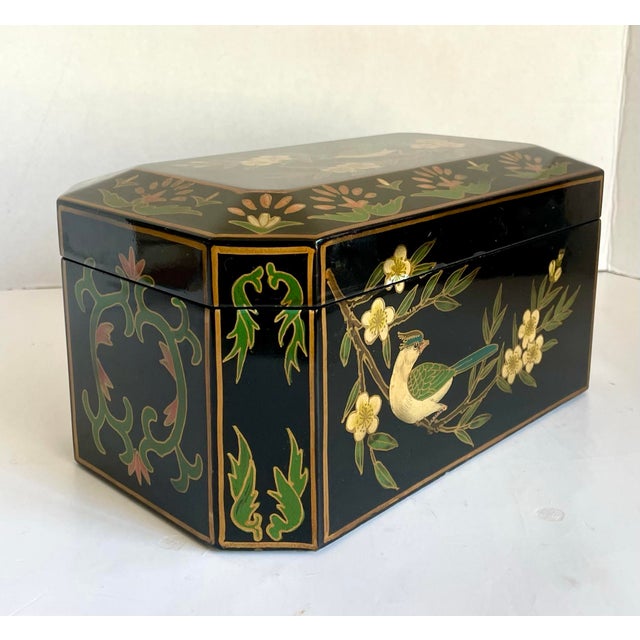 Vintage Chinoiserie Faceted Black Lacquer Bird and Blossom Jewel Box For Sale In Los Angeles - Image 6 of 12