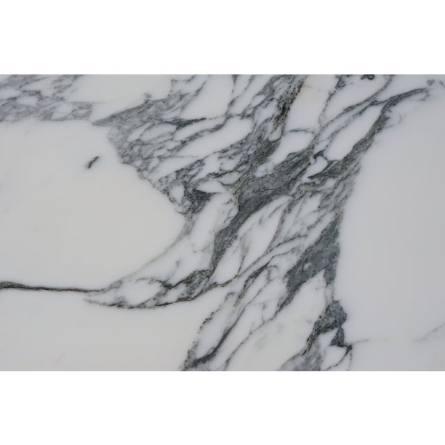 Metal Tulip Dining Table with Marble Top by Eero Saarinen for Knoll International, 1970s For Sale - Image 7 of 9