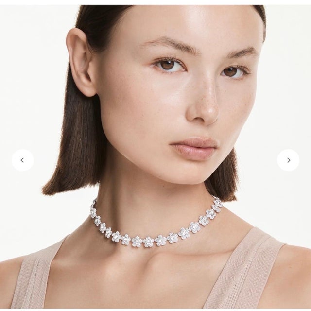 Floret Pave Set 30 Ct Diamond , Vs1, E Color, Cluster Necklace in Platinum, 15" For Sale - Image 4 of 8