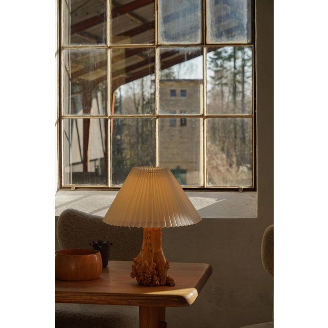 Scandinavian Modern Carved Wooden Table Lamp with Engraved Inscription, 1972 For Sale - Image 14 of 18