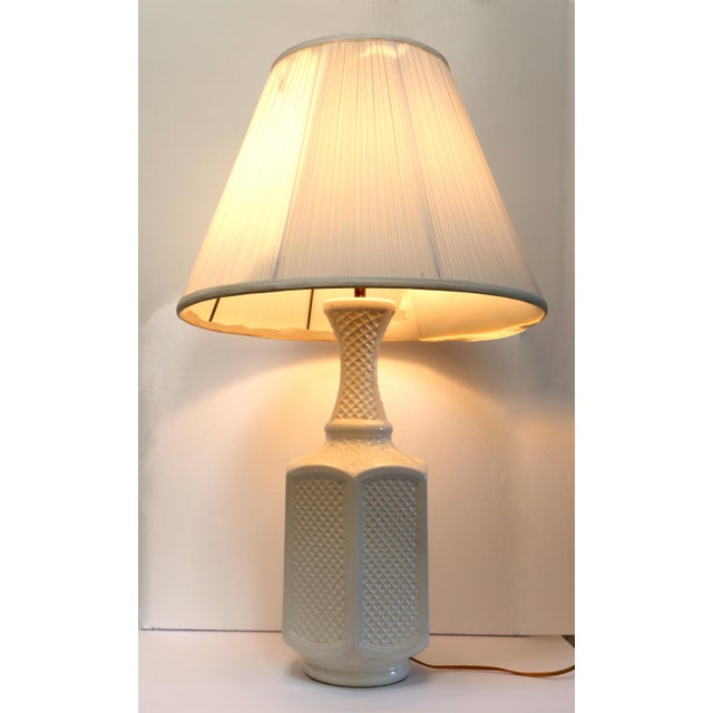 Modern Vintage White Hexagonal Ceramic Geometric Raised Relief Table Lamp For Sale - Image 3 of 11