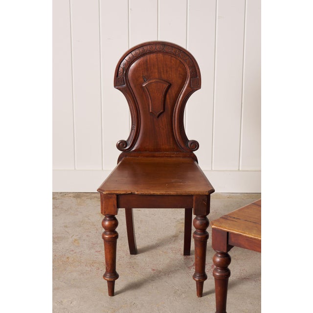 Late 19th Century Pair of Late 19th Century Victorian Hall Chairs With Petite Floral Cravings For Sale - Image 5 of 10