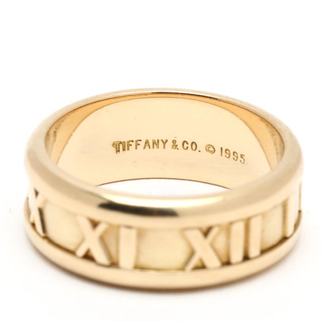 1990s 1990s Tiffany & Co 1995 Band Ring, 18k Yellow Gold, Ring Size 6, Atlas Collection For Sale - Image 5 of 6