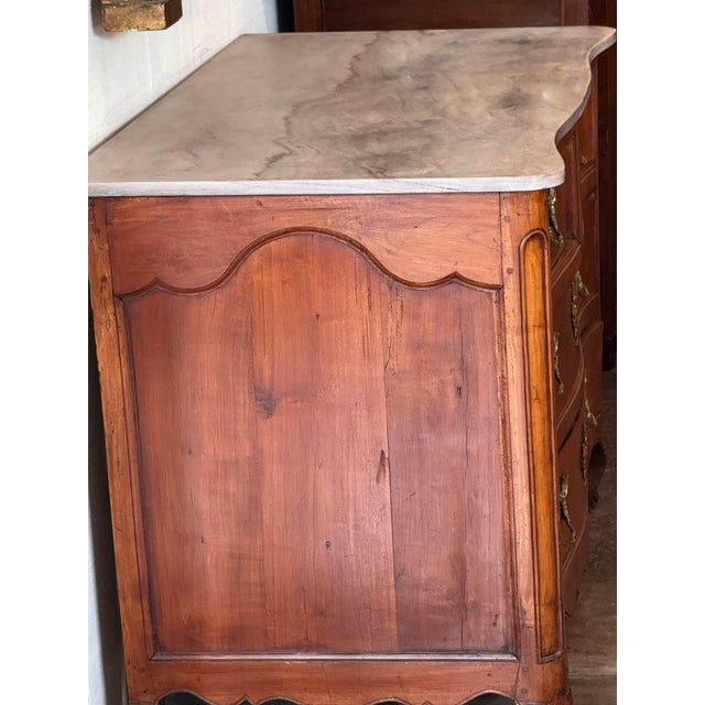 18th Century French Louis XV Walnut Serpentine Commode With Rococo Brasses For Sale - Image 11 of 14