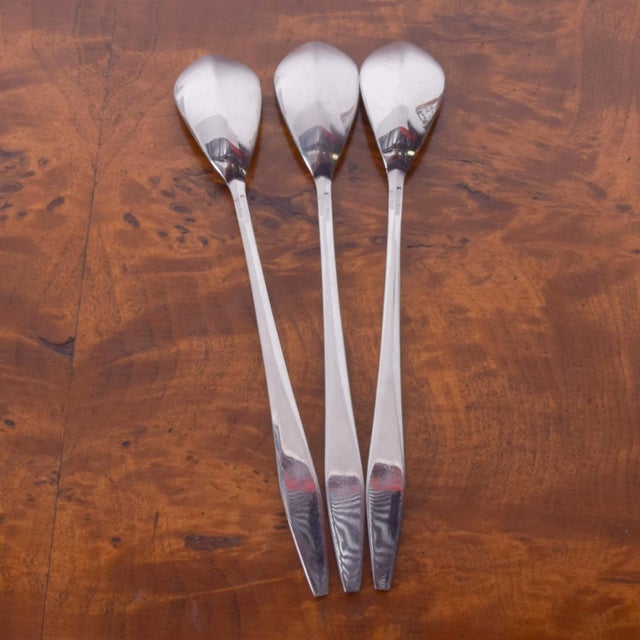 Reed and Barton 1958 Gio Ponti Italian Stainless Flatware Long Ice Tea Spoons - Set of 3 For Sale - Image 4 of 8
