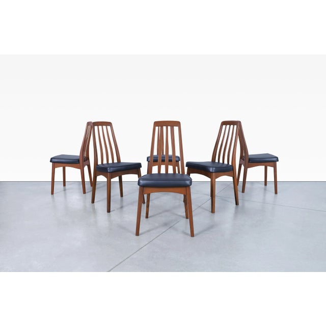 1960s Mid Century Modern Walnut Dining Chairs - Set of 6 For Sale - Image 4 of 11