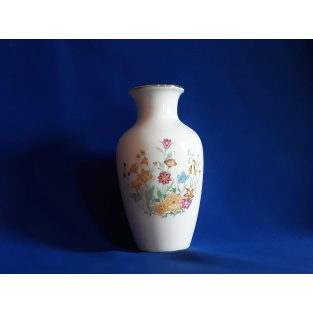 Late 20th Century Jingdezhen Chinese Porcelain White Wildflower With Gold Rim For Sale In Minneapolis - Image 6 of 11