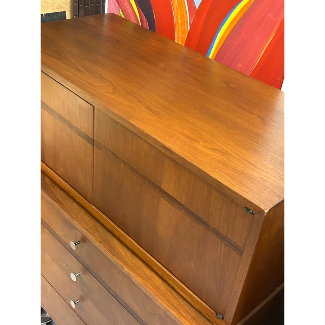 Kroehler 1960s Kroehler Signature Rosewood & Walnut Highboy Dresser - Mid Century Modern - Vintage For Sale - Image 4 of 7