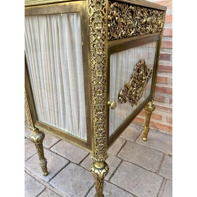 19th Century French Bronze Vitrine Nightstands with Glass Doors and Brass Drawers, Set of 2 For Sale - Image 13 of 18