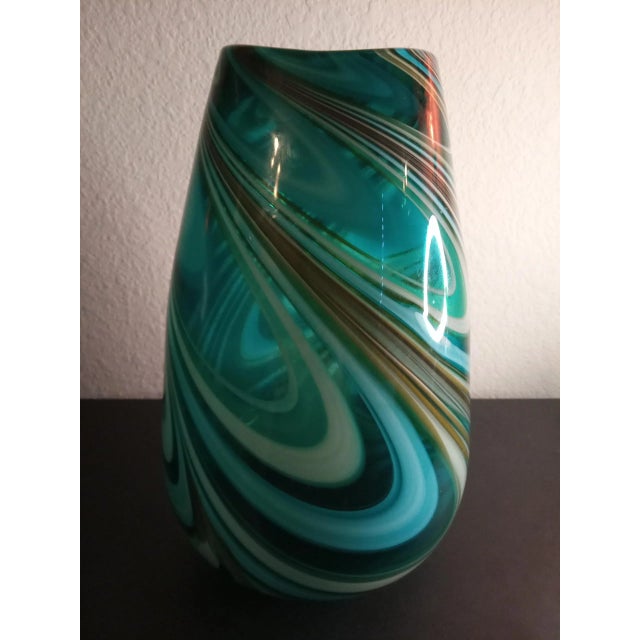 1980s 1980s Green Swirl Art Glass Decorative Vase For Sale - Image 5 of 7