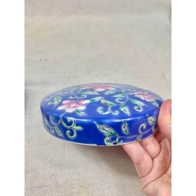 Large Vintage Chinoiserie Lidded Box For Sale - Image 10 of 12