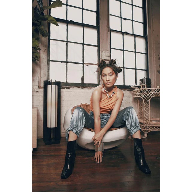 Mid-Century Modern 1970s Mid-Century Modern Smoked Lucite Tower Table Lamp For Sale - Image 3 of 12