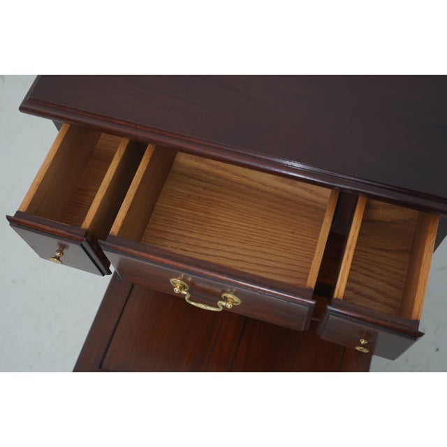 1980s Pair Henkel Harris Mahogany McKenzie Nightstands For Sale - Image 5 of 18
