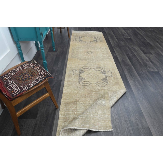 1970s Vintage Handmade Wool Cotton Turkish Beige Area Rug For Sale - Image 9 of 11