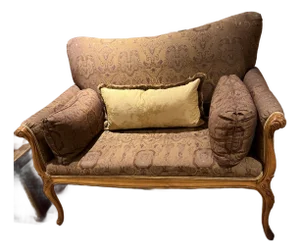 Southern Traditional Settee