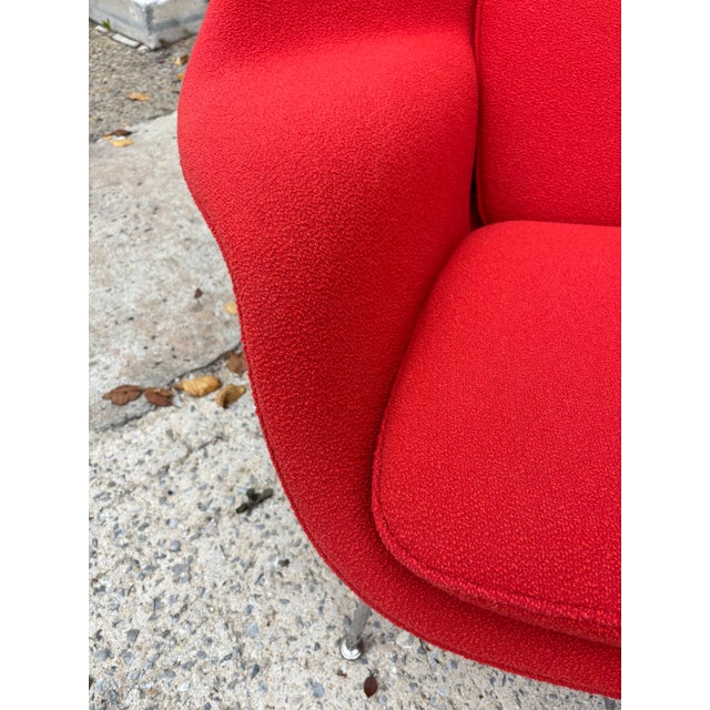 Metal Eero Saarinen for Knoll Red Boucle Womb Chair and Ottoman For Sale - Image 7 of 10