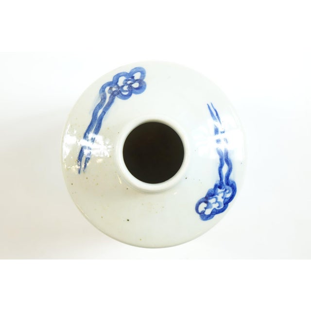 Chinese Antique Chinese Blue and White Vase For Sale - Image 3 of 4