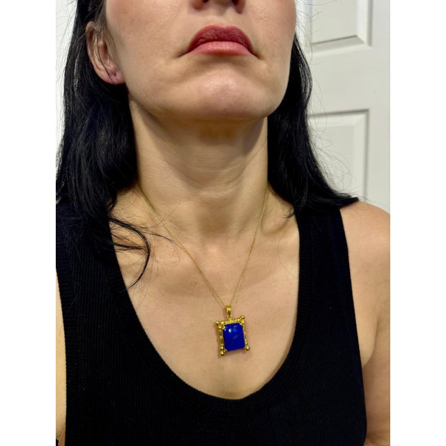 Early 21st Century 25 Carat Lapis Lazuli Pendant in 22 Karat Gold Frame, 15.9 Gm, 16-18" Chain For Sale - Image 5 of 18